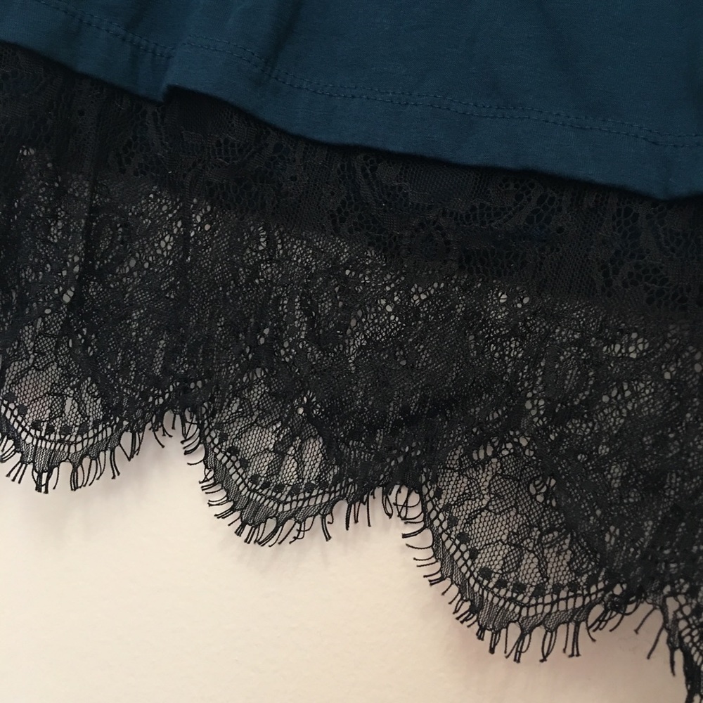 SALE! 3/10$ Mossimo Lacy Flowy Top - Picture 2 of 5